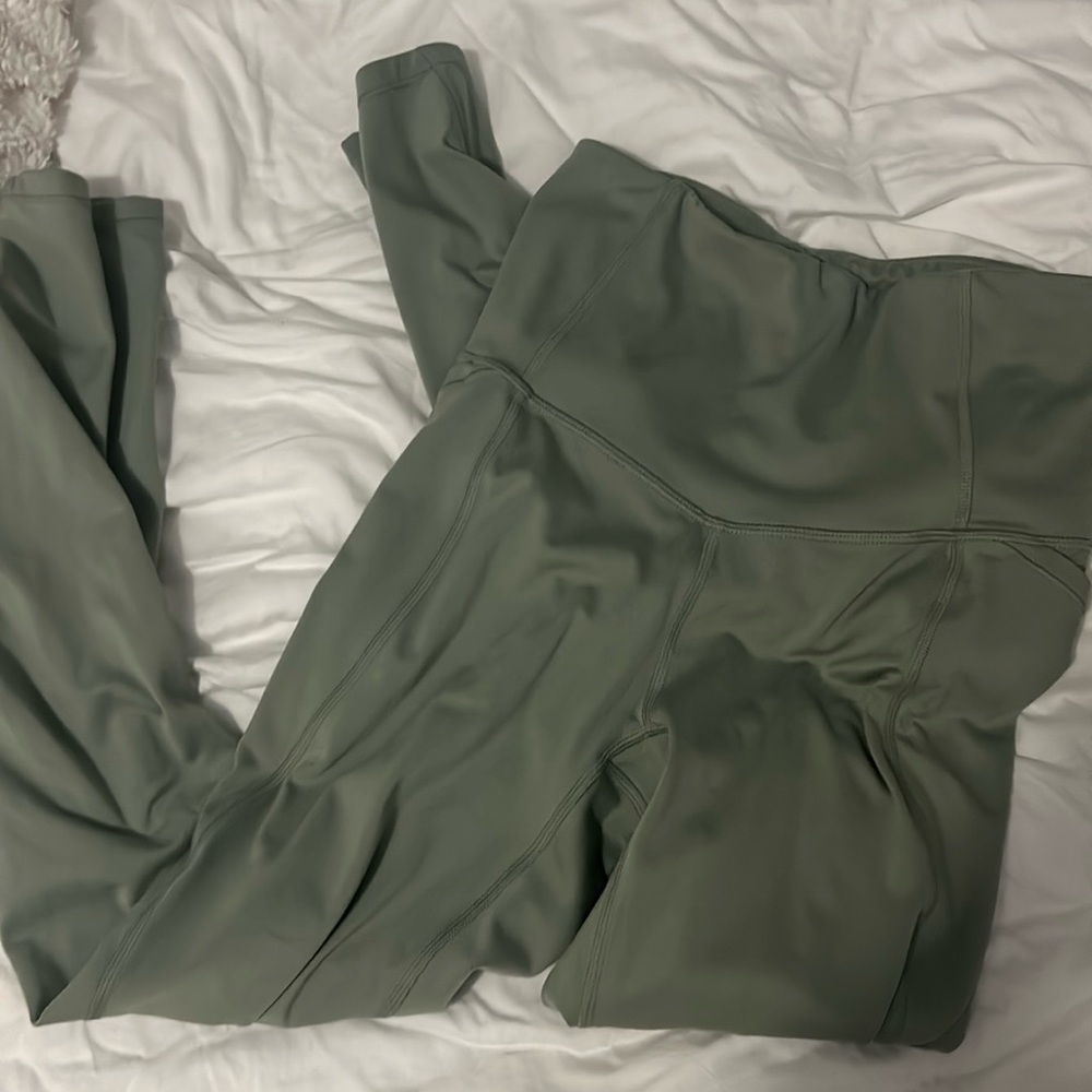 All In Motion High Waisted Shirred Leggings  | Color: Green |